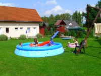 /album/fotogaleria/kupanie-pred-penzionom-jpg/